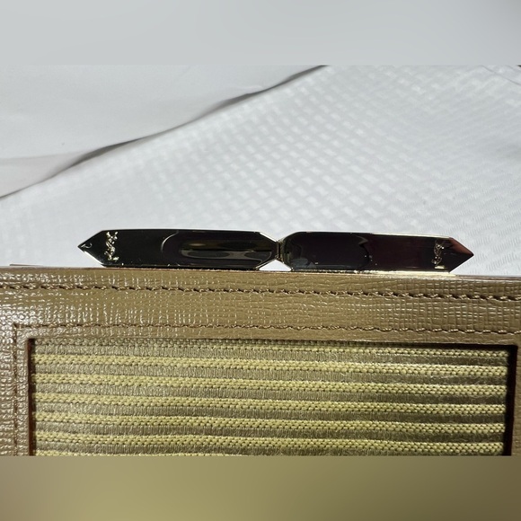 Yves Saint Laurent Collection Beige Kisslock Wallet Clutch w/ Box - Picture 9 of 11
